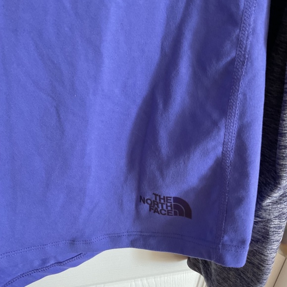 The North Face long sleeve shirt, Size Medium - Picture 4 of 5